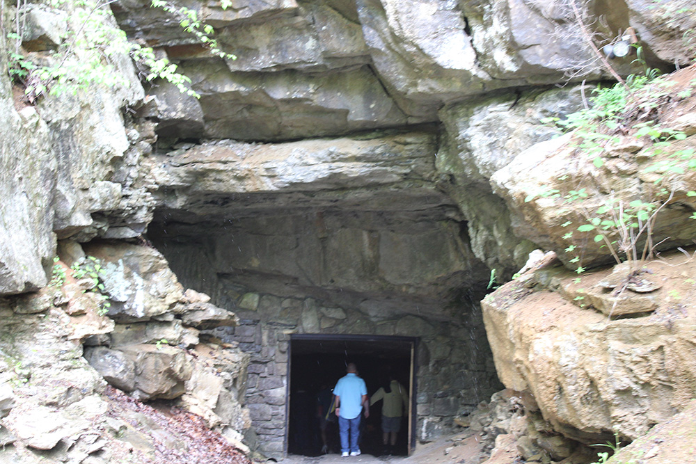 Cumberland Caverns
